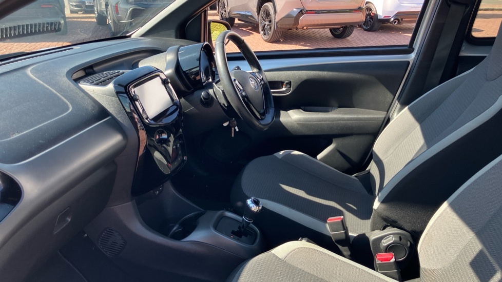Toyota Aygo X X-trend Silver #5