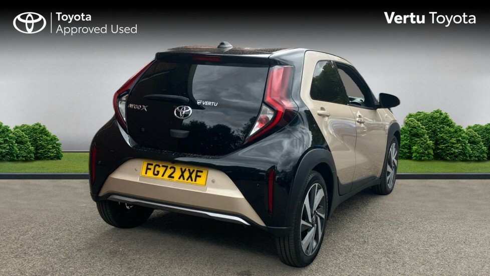 Toyota Aygo X Exclusive Beige #2