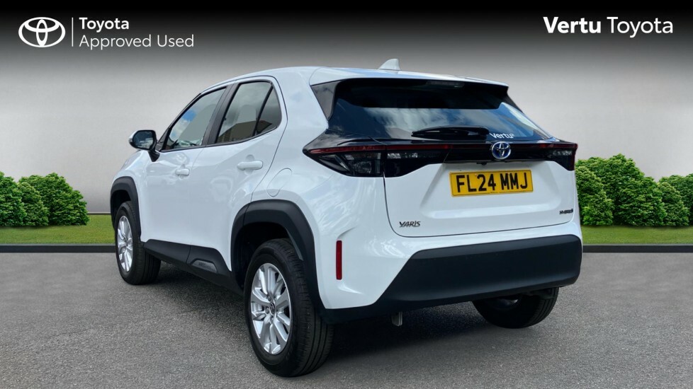 Toyota Yaris Cross Icon White #4