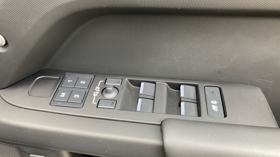 Land Rover Defender 130 D350 3.0 X-dynamic Hse Grey #23