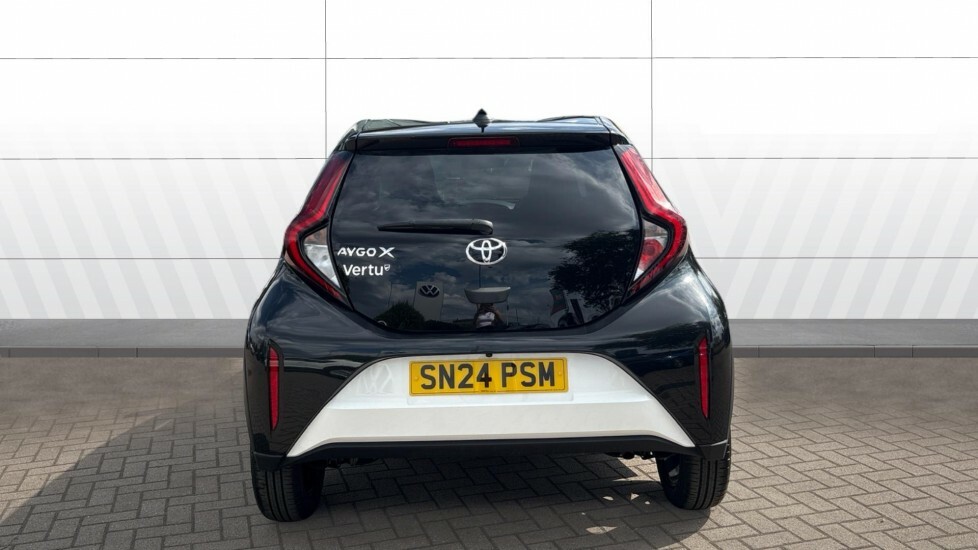 Toyota Aygo X Edge White #6