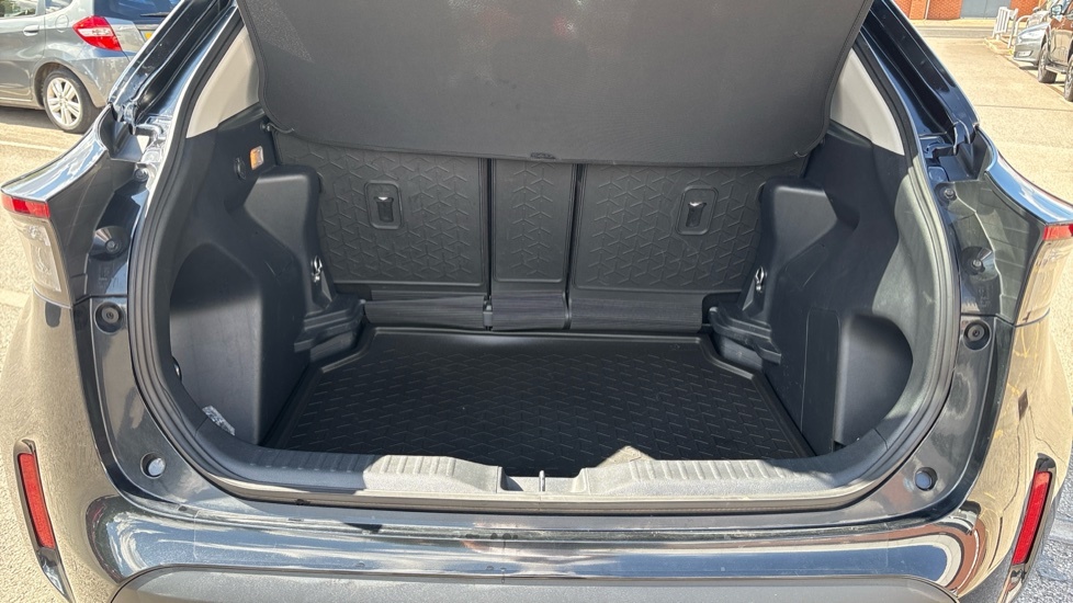 Toyota Yaris Cross Excel Black #4