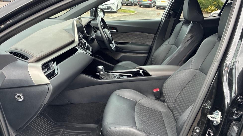 Toyota C-Hr Excel Black #5