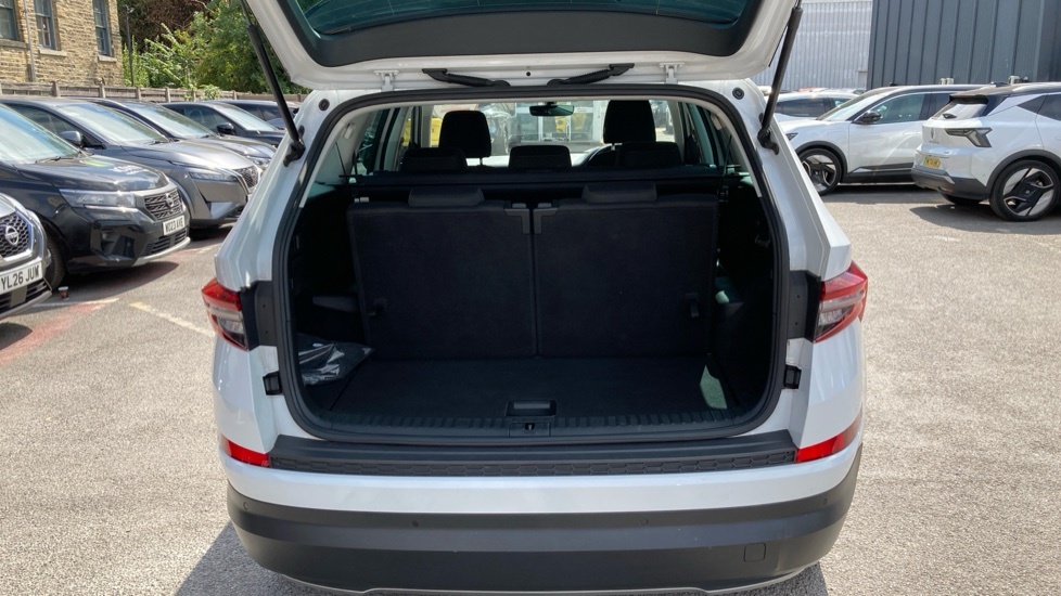 Skoda Kodiaq Se White #4