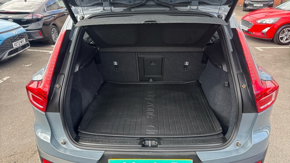 Volvo XC40 Plus Grey #4