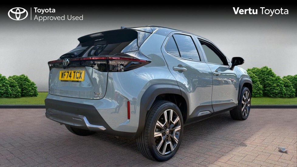 Toyota Yaris Cross Premiere Edition WF74TCX Green #2