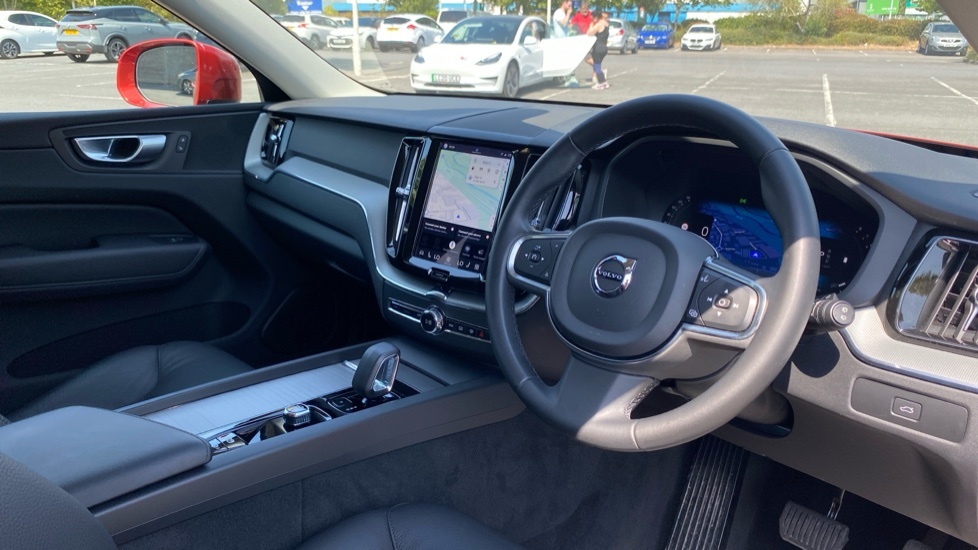 Volvo XC60 Core Red #4