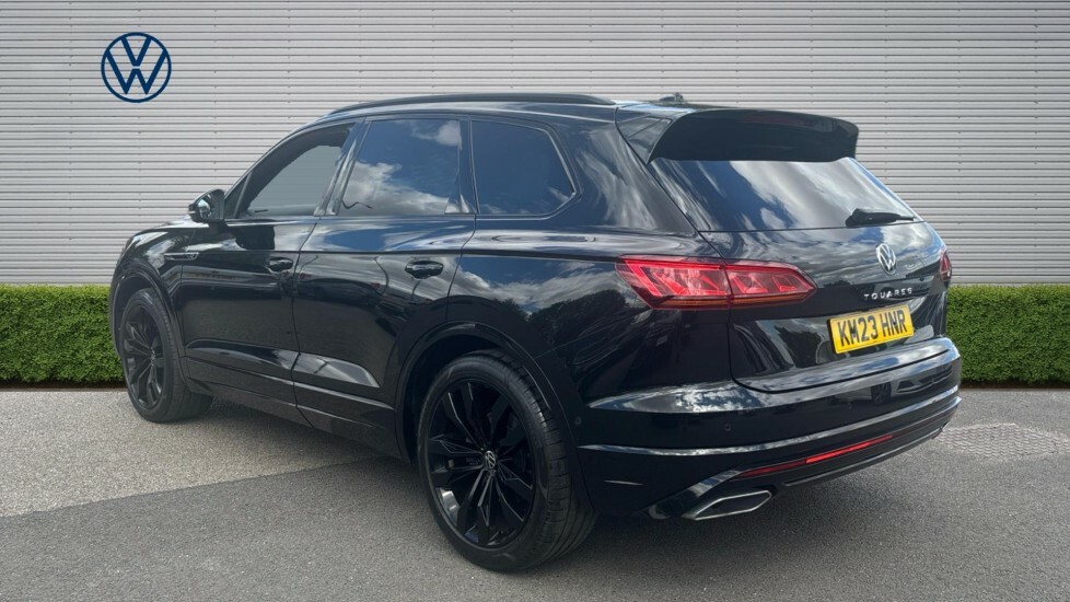 Volkswagen Touareg Black Edition Black #3