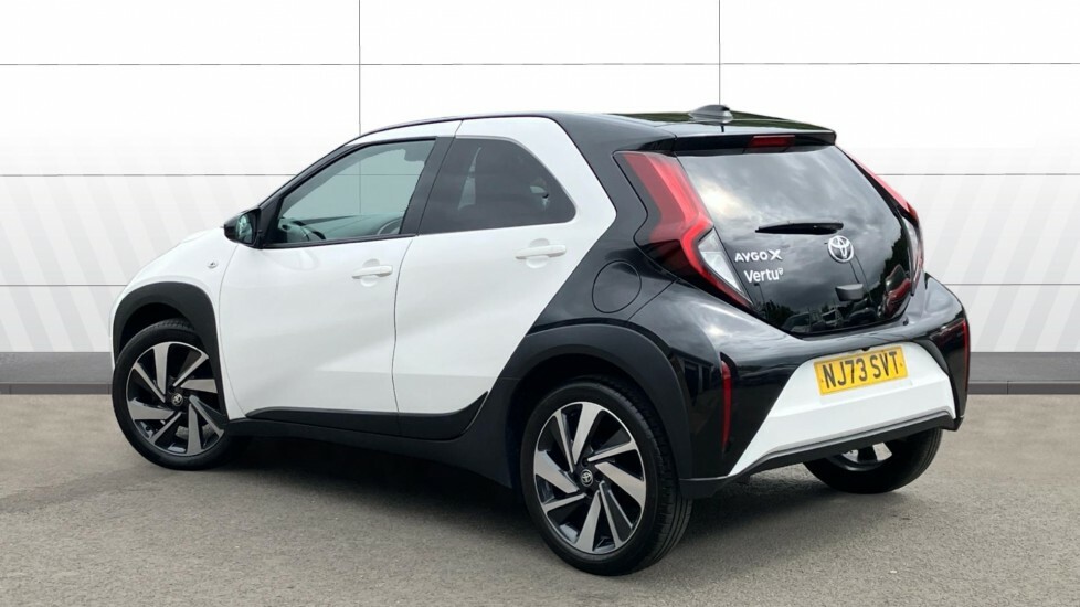 Toyota Aygo X Edge White #2