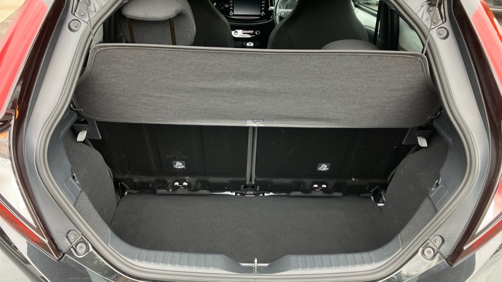 Toyota Aygo X Edge White #4
