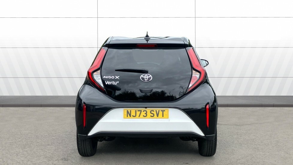 Toyota Aygo X Edge White #6