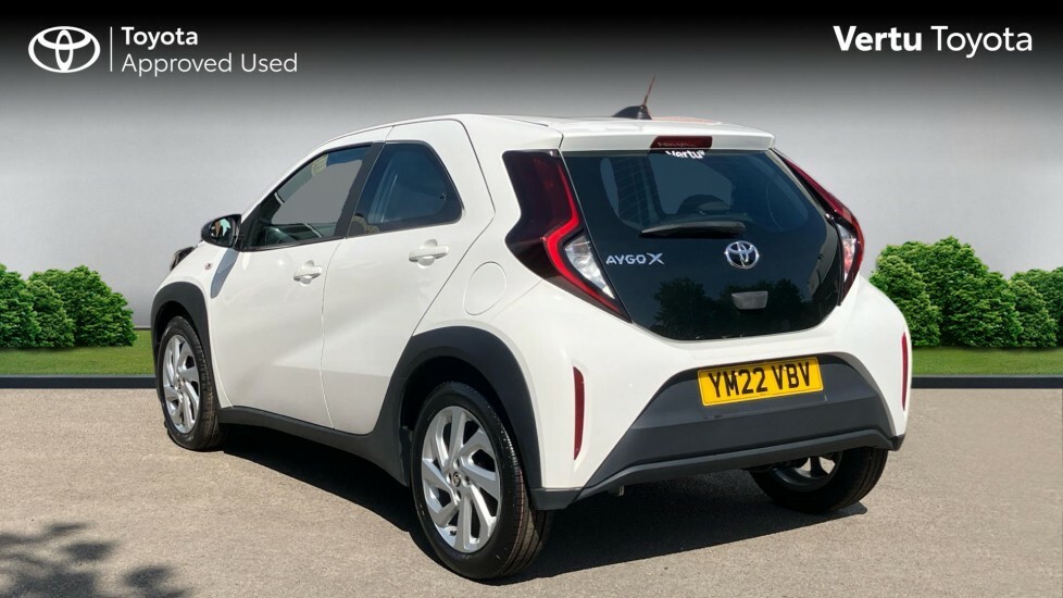 Toyota Aygo X Pure White #4