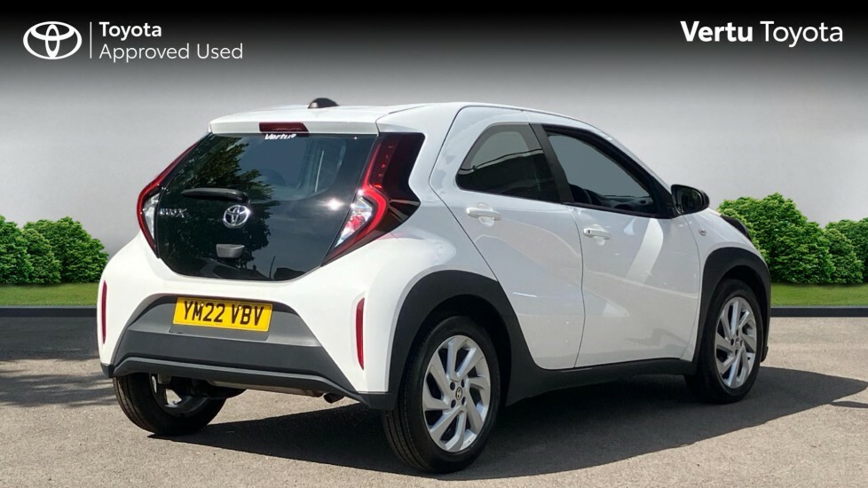 Toyota Aygo X Pure White #2