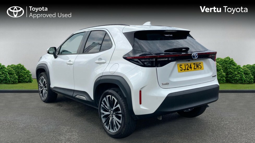 Toyota Yaris Cross Excel White #4
