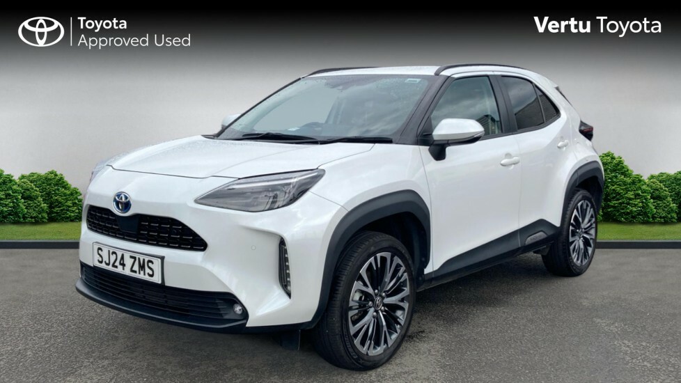 Toyota Yaris Cross Excel White #3