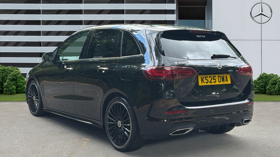 Mercedes-Benz B Class Amg Line Black #2