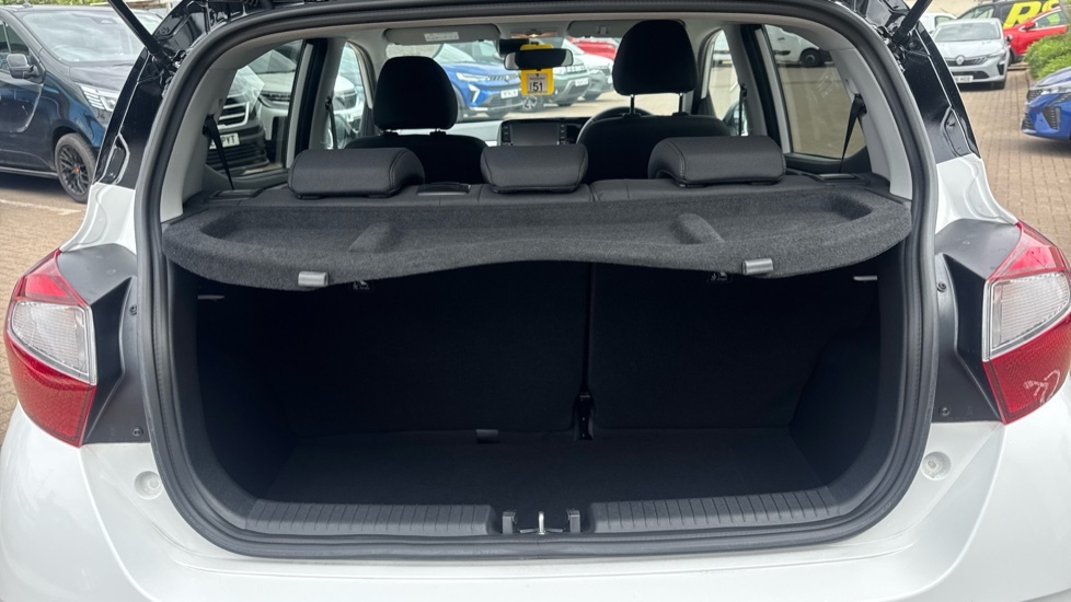 Hyundai I10 Premium White #4
