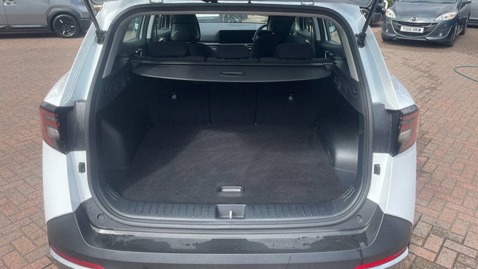 Kia Sportage Pure White #4