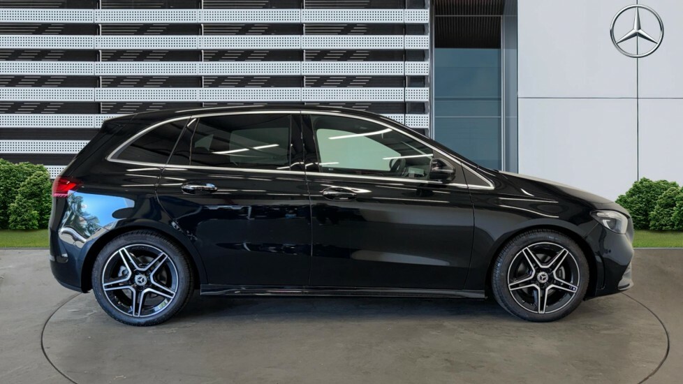 Mercedes-Benz B Class Amg Line Black #5