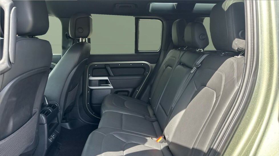 Land Rover Defender 110 Hse Green #4