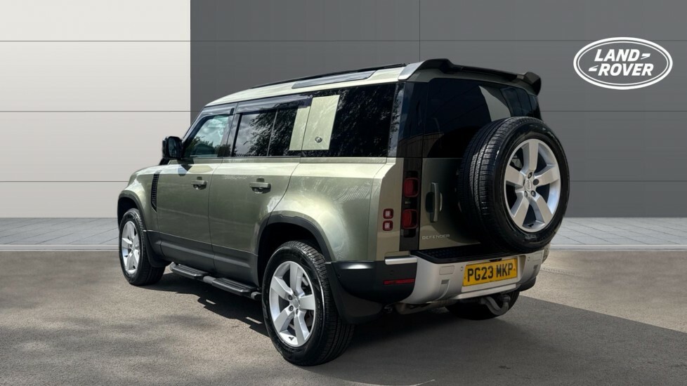 Land Rover Defender 110 Hse Green #2