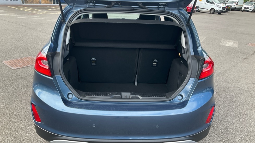 Ford Fiesta Active Blue #4