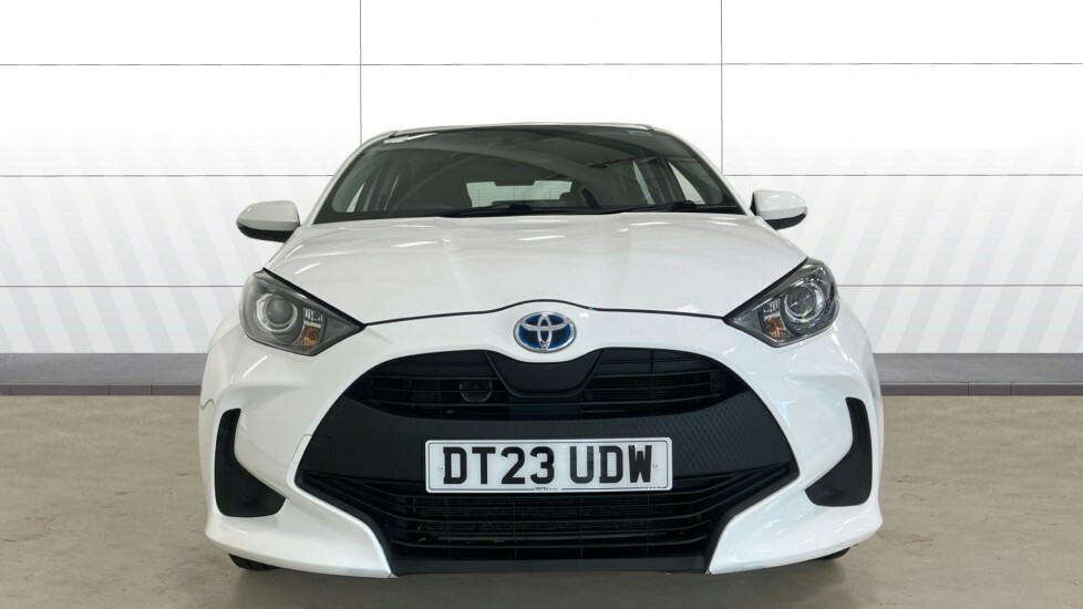 Toyota Yaris Icon DT23UDW White #3
