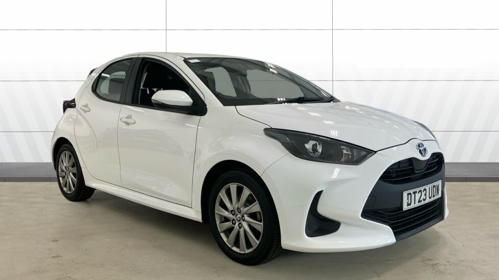 Toyota Yaris Icon White