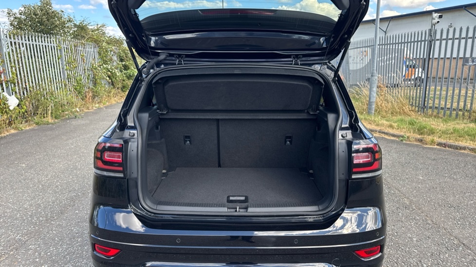 Volkswagen T-Cross R-line Black #4