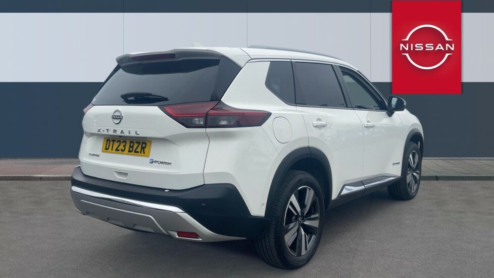 Nissan X-Trail Tekna White #2
