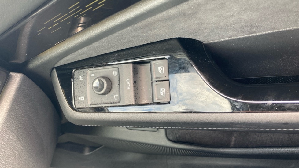 Volkswagen ID.7 210Kw Match Pro 77Kwh Grey #29