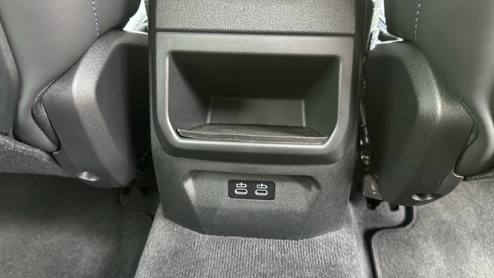 BMW 1 Series 120 M Sport Step 2025 White #28