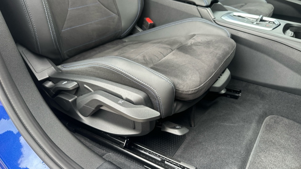 BMW 1 Series 120 M Sport Step 2025 White #30