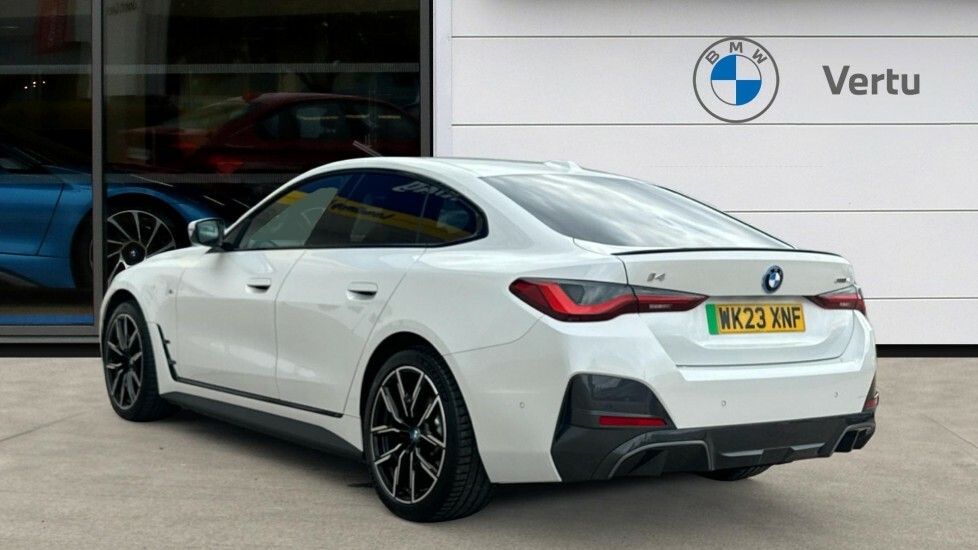 BMW i4 M Sport White #2