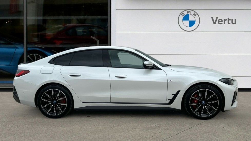 BMW i4 M Sport White #3