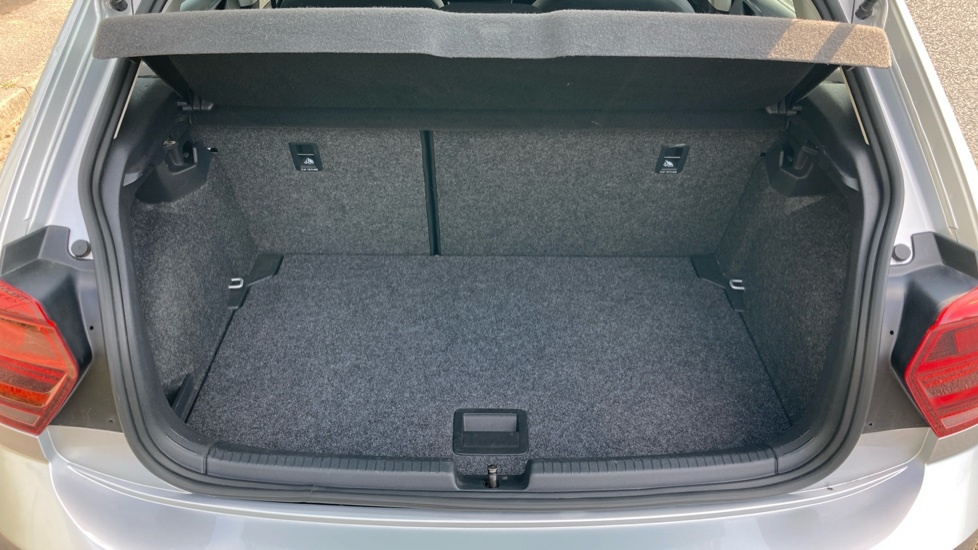 Volkswagen Polo Se Silver #4