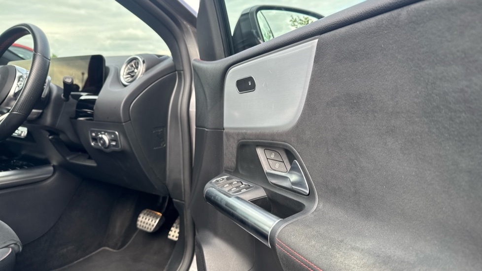 Mercedes-Benz B Class 200 Sport Executive Mhe Black #23