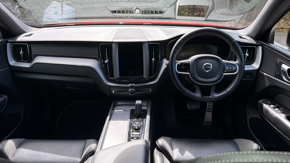 Volvo XC60 R Design Pro Red #5