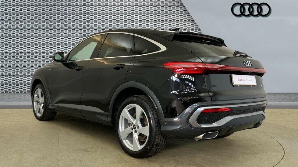 Audi Q5 S Line Black #3