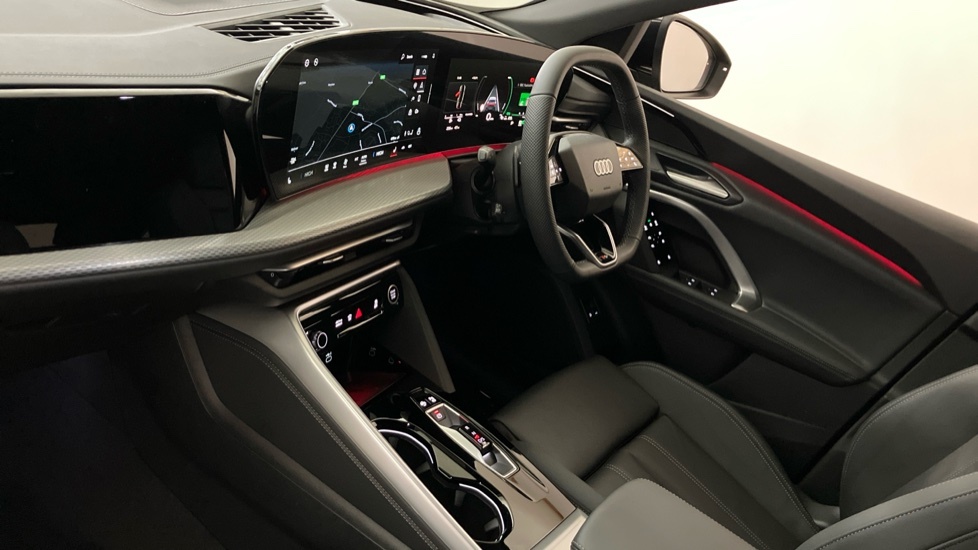 Audi Q5 S Line Black #2