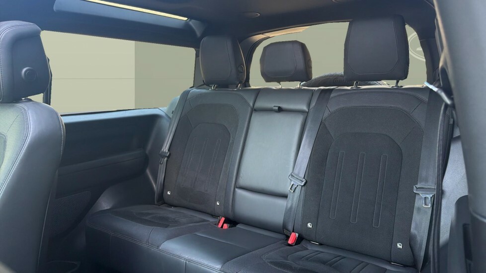 Land Rover Defender 90 V8 Black #3