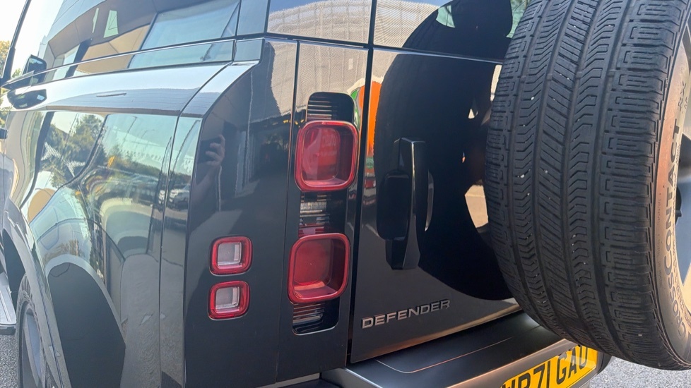 Land Rover Defender 90 3.0 D200 Hard Top Green #17
