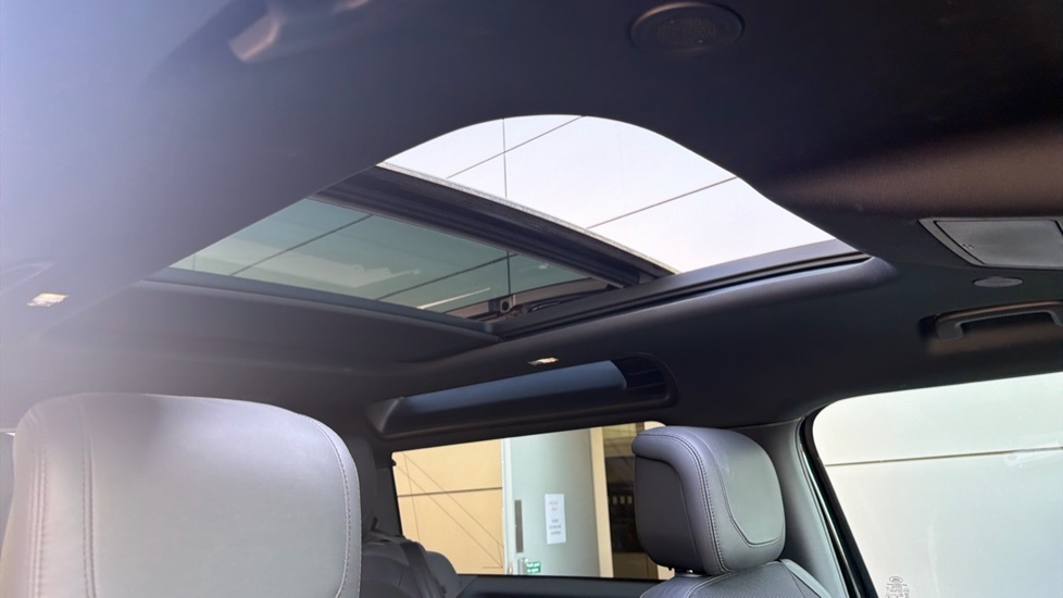 Land Rover Defender 90 3.0 D200 Hard Top Green #19