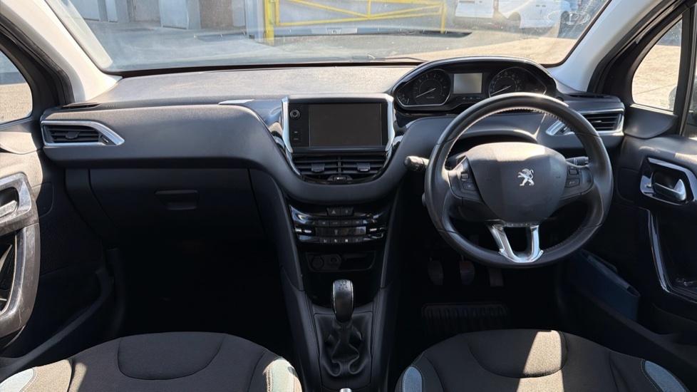 Peugeot 208 208 Style Black #10