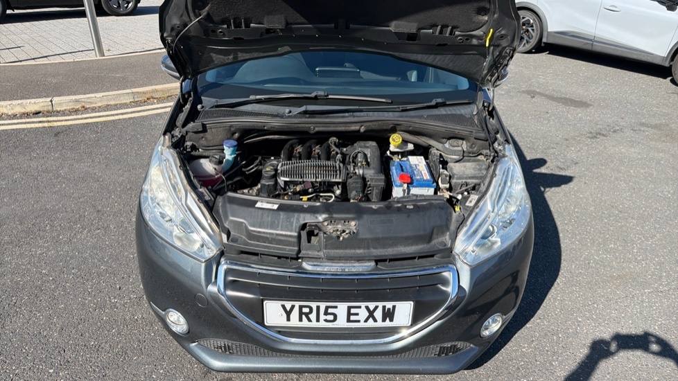 Peugeot 208 208 Style Black #8