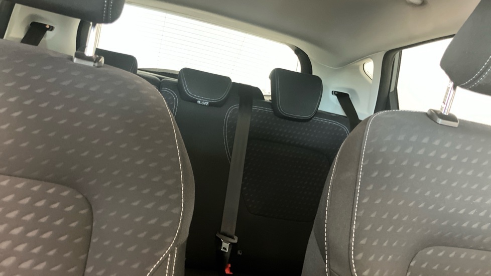 Ford Fiesta Fiesta Vignale T White #14