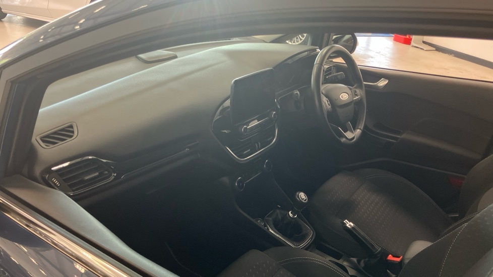 Ford Fiesta Fiesta Vignale T White #8