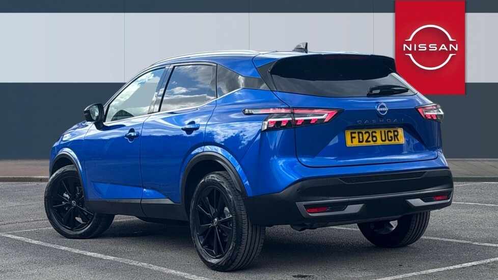 Nissan Qashqai Tekna Blue #2