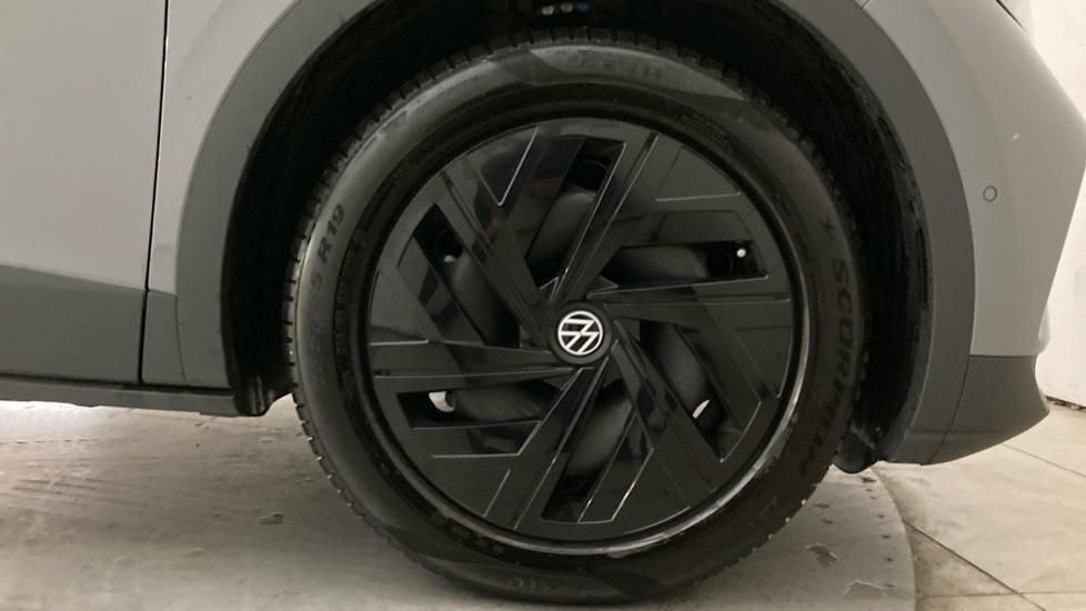 Volkswagen ID.4 Match Pro Black #5