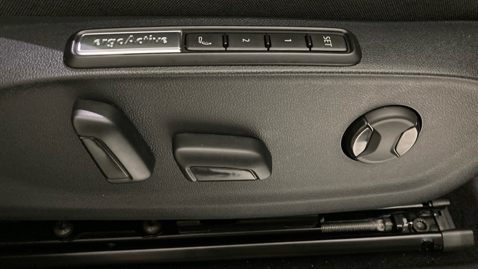 Volkswagen ID.7 210Kw Match Pro S Plus 86Kwh Grey #31